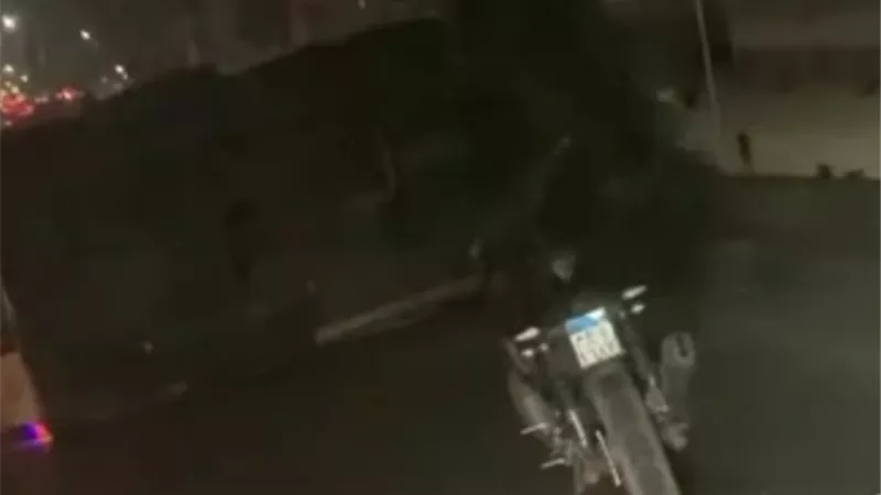 انقلاب ميكروباص من فوق كوبري الجيزة