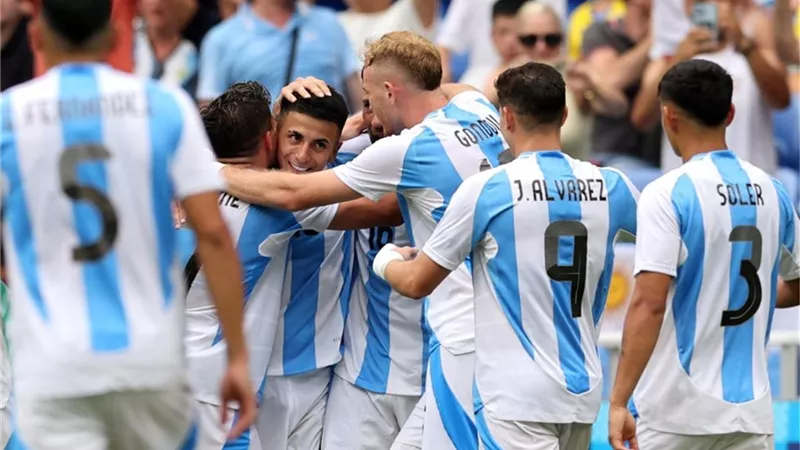 ليفربول يستهدف التوقيع مع جوهرة الأرجنتين بعد تألقه في الأولمبياد