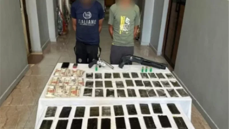 القبض على 4 عناصر إجرامية بحوزتهم حشيش وهيروين بـ2.3 مليون جنيه