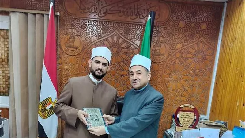 أوقاف القليوبية تكرم امام وخطيب لحصوله على الدكتوراه