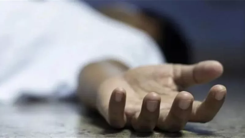 فضح سره عند زوجته فخلص صديق عمره عليه بالماسورة