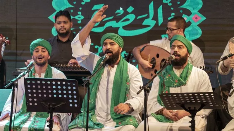 الحضرة تحتفل بعيدها التاسع على المسرح المكشوف