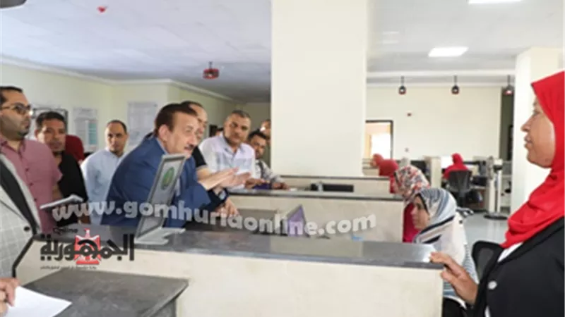 محافظ المنوفية خلال