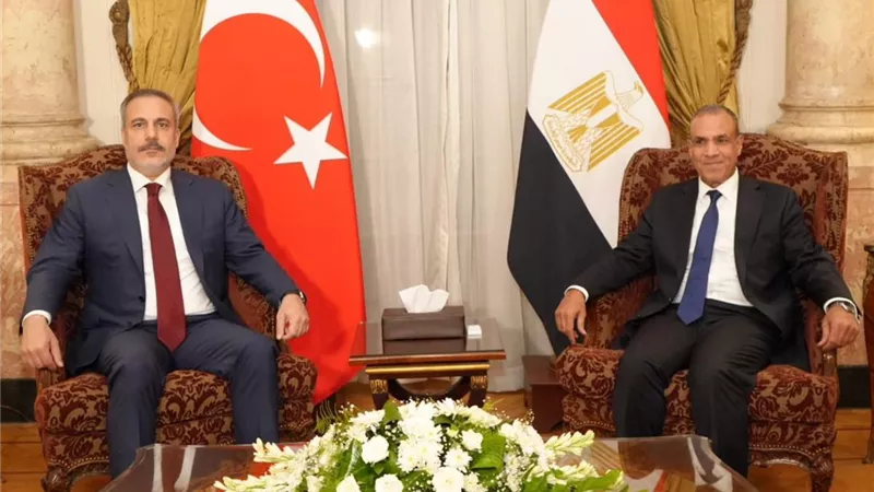 بدء جلسة مباحثات مصرية تركية بقصر التحرير