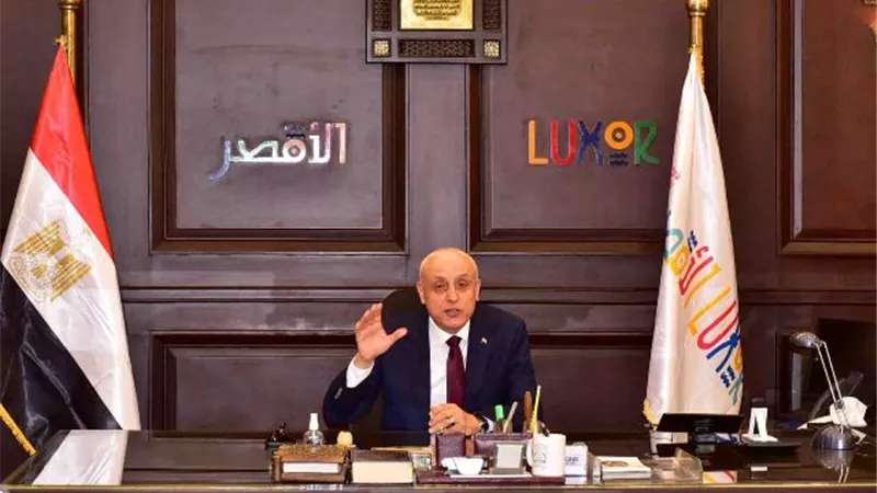 محافظ الأقصر يقرر مد فتح المحال التجارية حتى منتصف الليل
