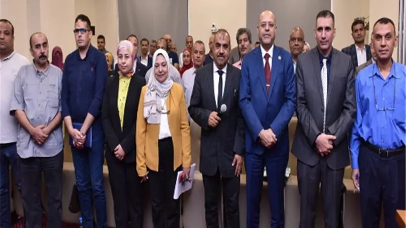 وزير العمل يشهد برنامجا تدريبيا عمليا لفرق الإسعافات والأزمات
