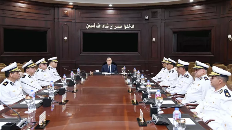 وزير الداخلية يستعرض محاور الخطط الأمنية فى المرحلة الحالية