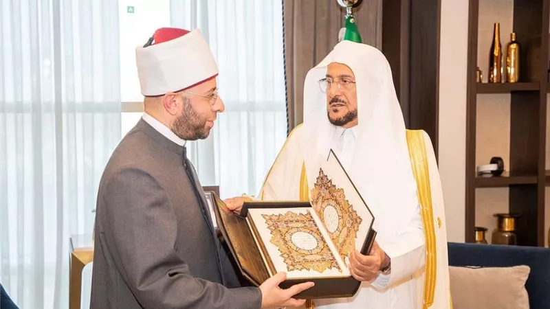 وزير الشئون الإسلامية والدعوة والإرشاد يستقبل وزير الأوقاف