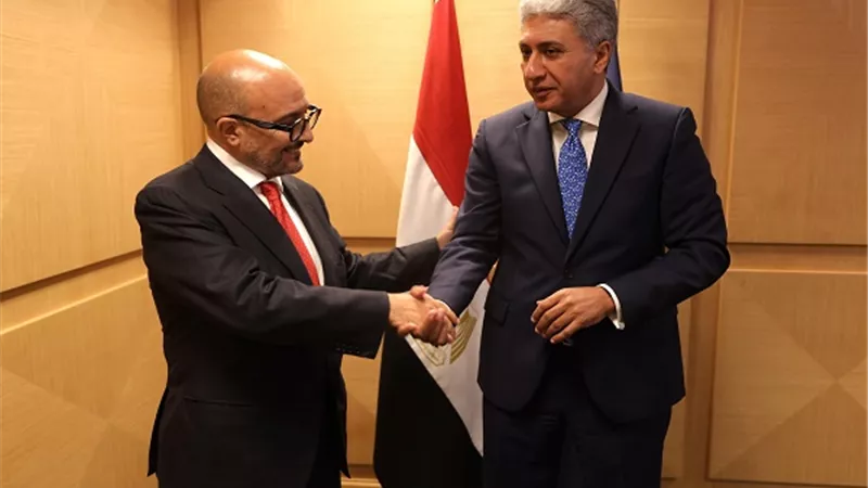 وزير السياحة والآثار: تعزيز التعاون بين البلدين في مجال الاثار