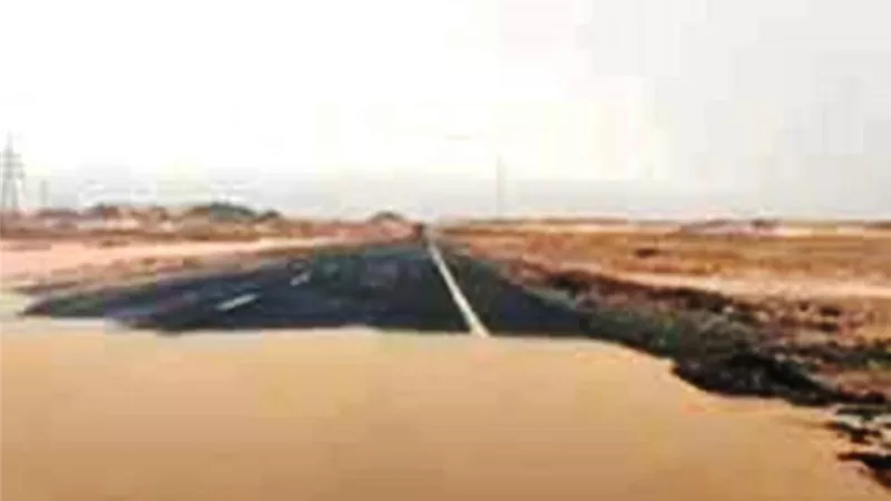 محافظ أسوان : وقف الحركة المرورية على طريق أسوان / أبو سمبل البر
