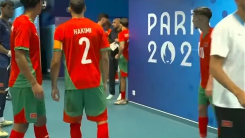 بعد الهزيمة امام إسبانيا .. جماهير المغرب تهاجم الركراكي