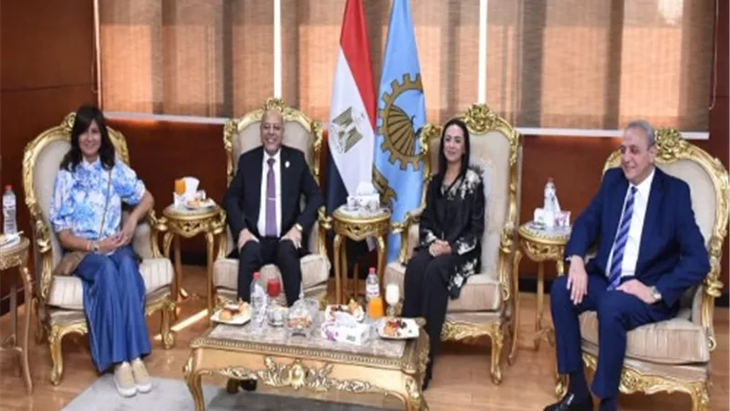 محافظ الغربية يستقبل وزيرا العمل والتضامن