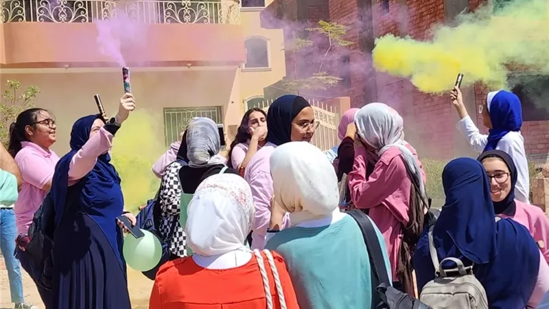 أحمد النوبي أول الثانوية العامة علمي علوم :سجدت لله شكرا لتفوقي