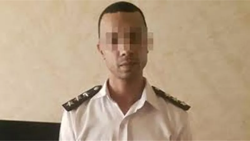 القبض على عاطل انتحل صفة ضابط شرطة للإيقاع بالفتيات