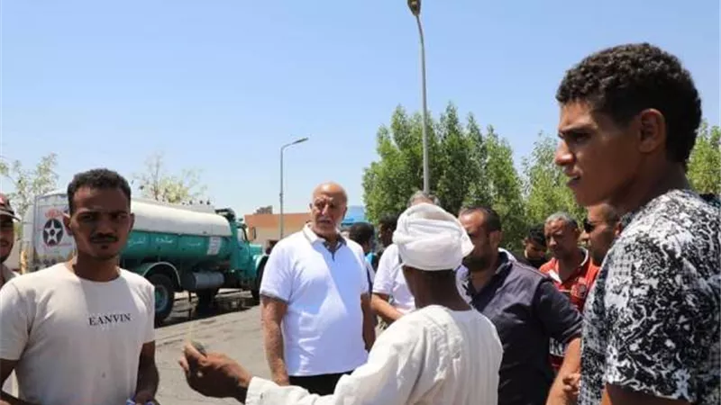 سكرتير عام محافظة البحر الأحمر يتابع صرف مياه الشرب للمواطنين