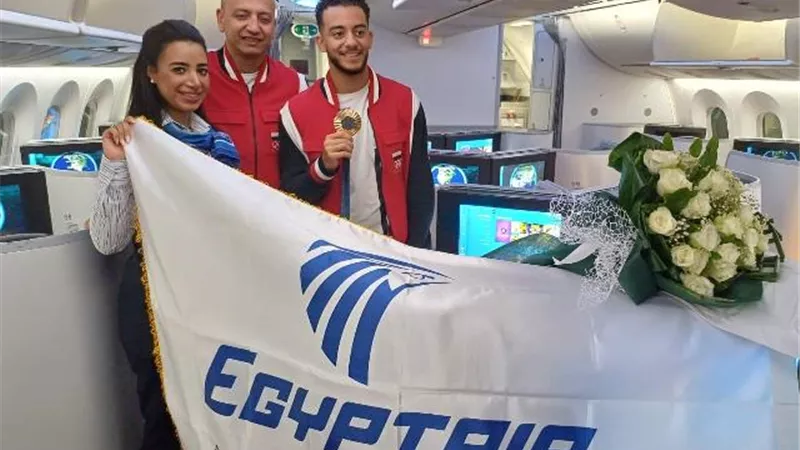 مصرللطيران تحتفل بمحمد الفائز بالميدالية البرونزية بأوليمبياد