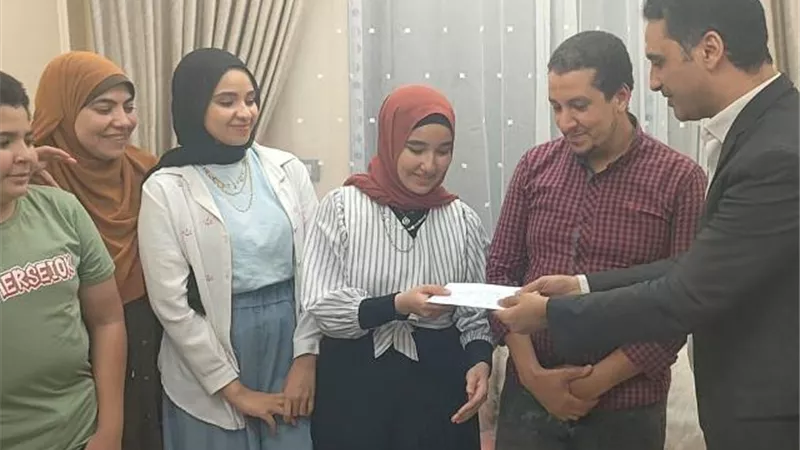 الشعب الجمهوري بأسيوط يكرم سلمي الحاصلة على المركز السابع