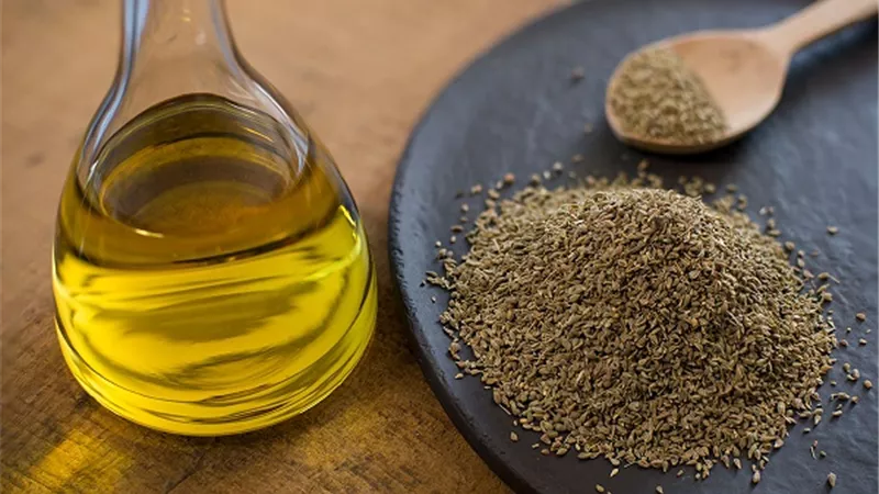 أهم فوائد زيت اليانسون للشعر .. علاج قشرة الرأس