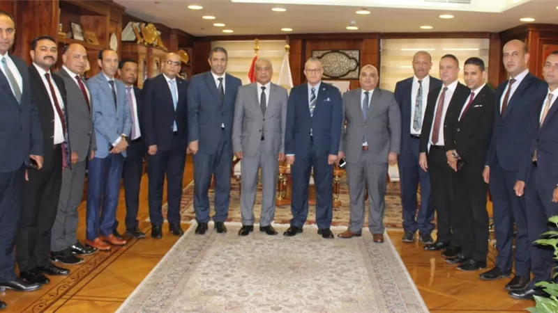 رئيس النيابة الإدارية يستقبل مساعد وزير العدل لشئون الشهر العقاري