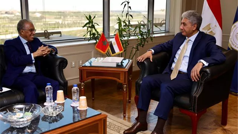 وزير السياحةوالآثار يبحث مع سفير المغرب تعزيز سبل التعاون المشترك