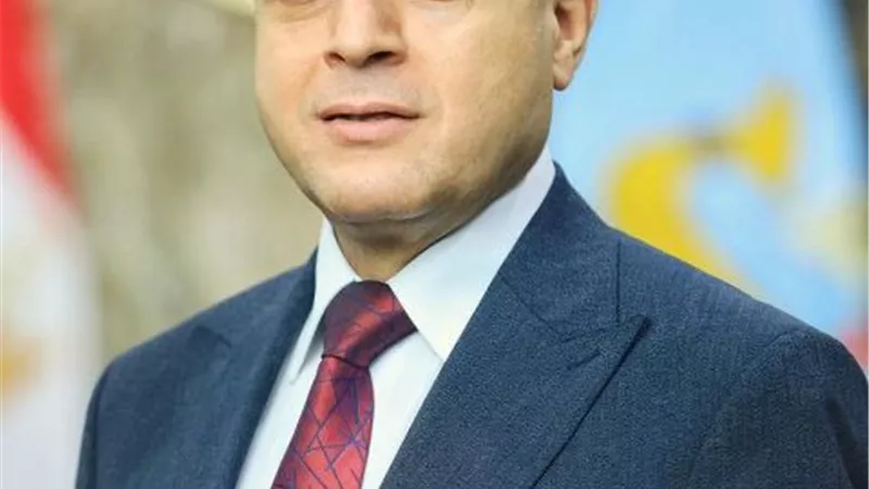 محافظ كفر الشيخ يهنئ الطالب يوسف أبو غنام السادس مكرر