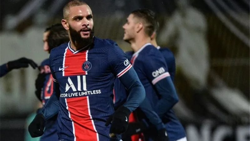 الأهلي يفاوض نجم باريس سان جيرمان السابق
