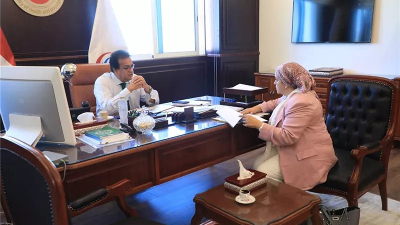 وزير الصحة يبحث تحويل أحد المباني بمعهد ناصر إلى مستشفى تخصصي للأطفال