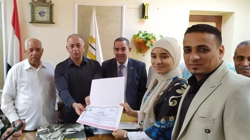 تعليم الداخلة يكرم اسر اوائل الدبلومات