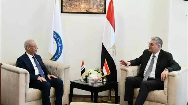 وزير البترول يبحث مع سفير العراق تعزيز التعاون المشترك