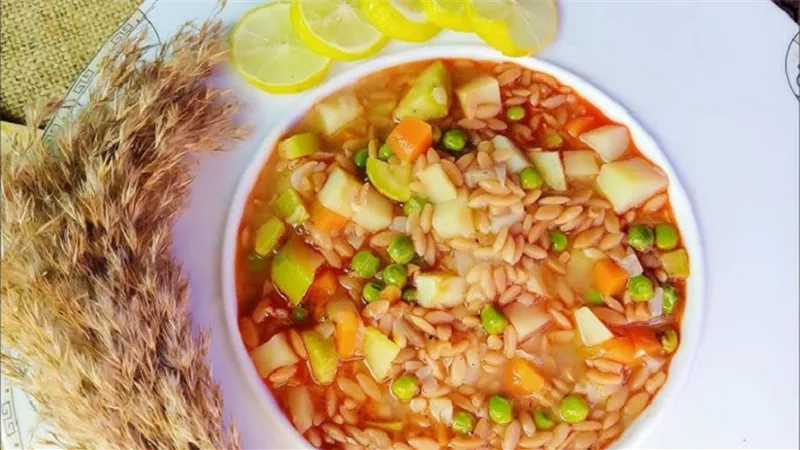طريقة عمل شوربة الخضار بلسان العصفور