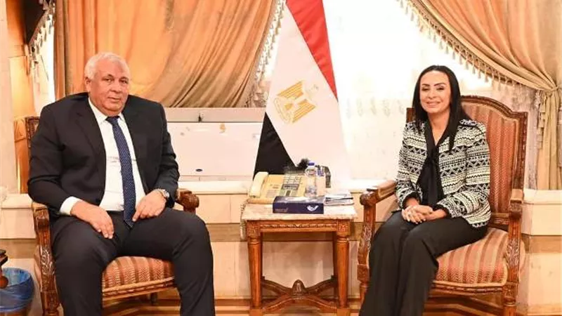 وزيرة التضامن الاجتماع تستقبل محافظ الوادي الجديد لبحث الخدمات