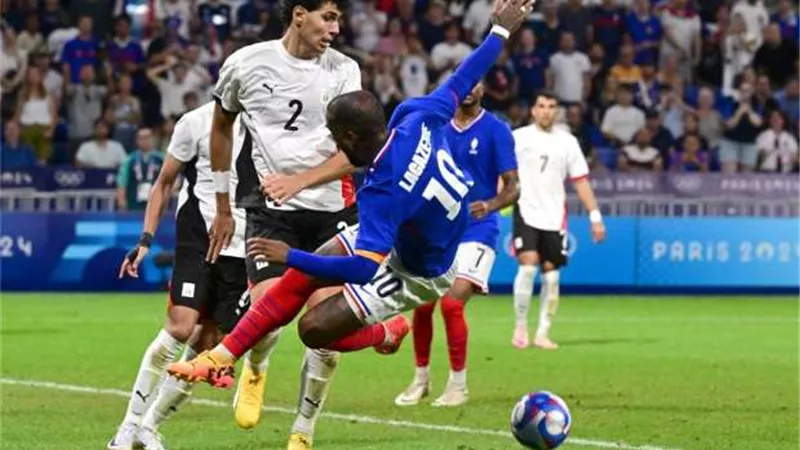 طارق سليمان يكشف حقيقة إصابة ثنائي المنتخب الأولمبي بكورونا