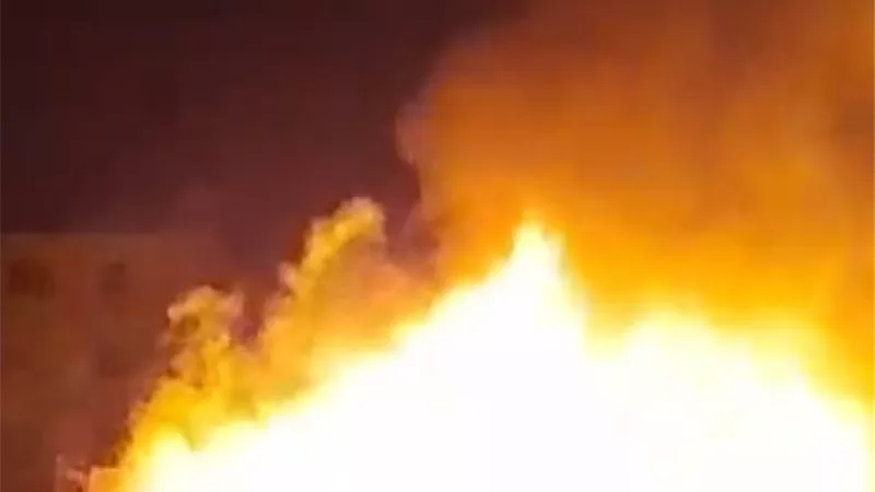 اندلاع حريق هائل فى عدد من الأكشاك بمدينة اسوان