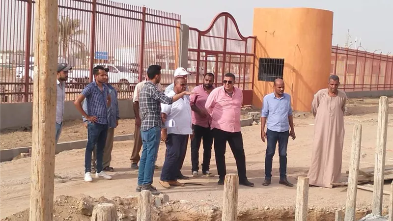 جولة لرئيس مدينة شلاتين لمتابعة المشروعات التنموية