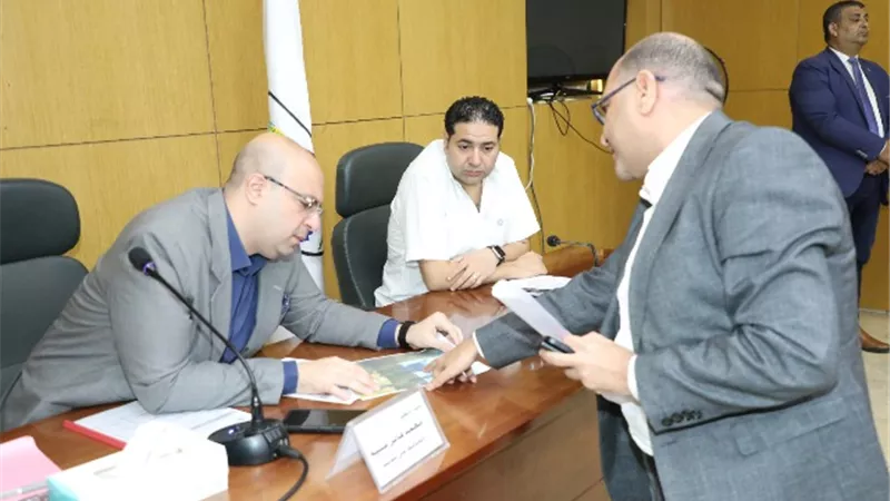 غنيم يلتقى المواطني حلول عاجله فى مشكلات الرى والكهرباء