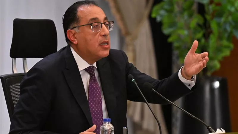 رئيس الوزراء: رفع كفاءة المطارات من خلال الشراكة مع شركات عالمية