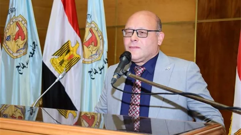 رئيس جامعة سوهاج يعلن تعيين ١٦ معيد من خريجي الدفعة الأولى