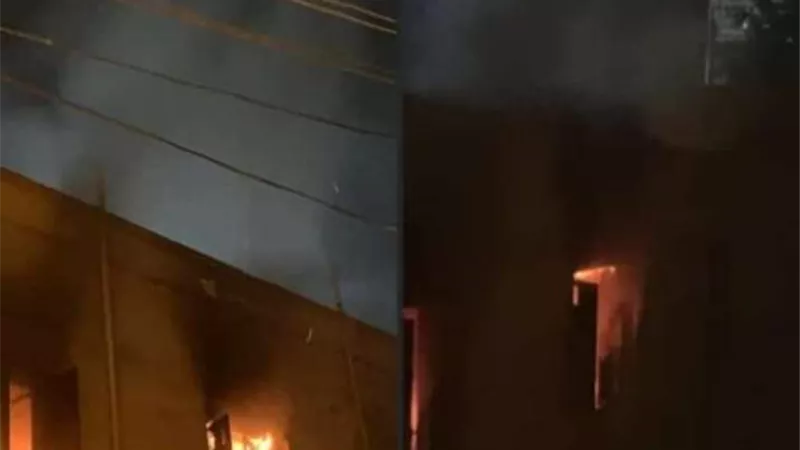 حريق كلية الزراعة بالمنوفية يلتهم الصناعات الغذائية .. صور