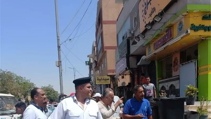 عامر: جهاز بدر يشن حملة مكبرة لإزالة الإشغالات فى الأحياء.. صور