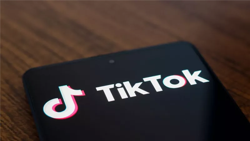 الخبراء يطالبون بفرض قيود أكثر صرامة على محتوى وسائل التواصل الضار