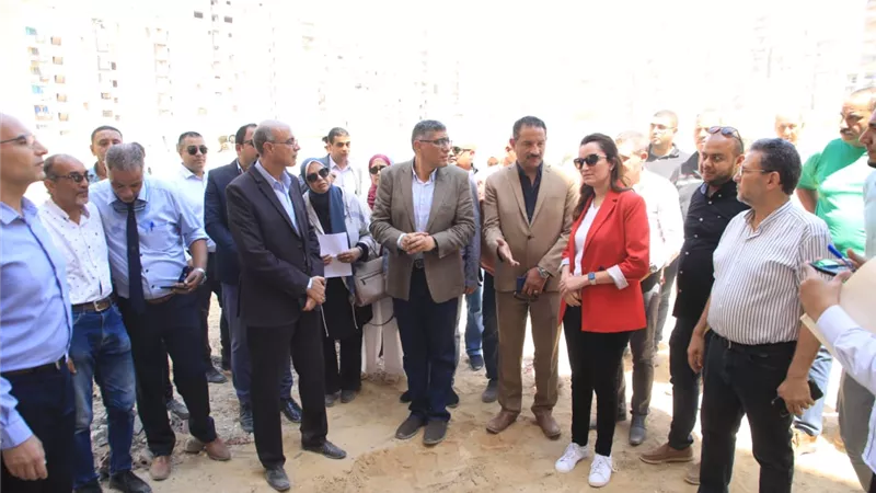 محافظ الجيزة يتفقد إنشاءات مجمع مدارس عمرو بن العاص ..صور