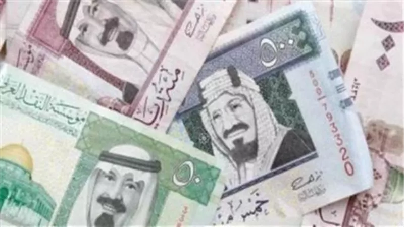 سعر الريال السعودي والدرهم الإماراتي والدينار الكويتي في البنوك..اليوم