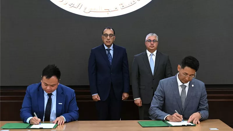 رئيس الوزراء يشهد توقيع مذكرة تفاهم بين حكومتي مصر والإمارات