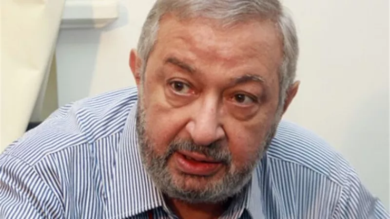 قصرالشوق سواق الأتوبيس حبيبي دائمًا عمارة يعقوبيان.. أهم أعمال نور الشريف