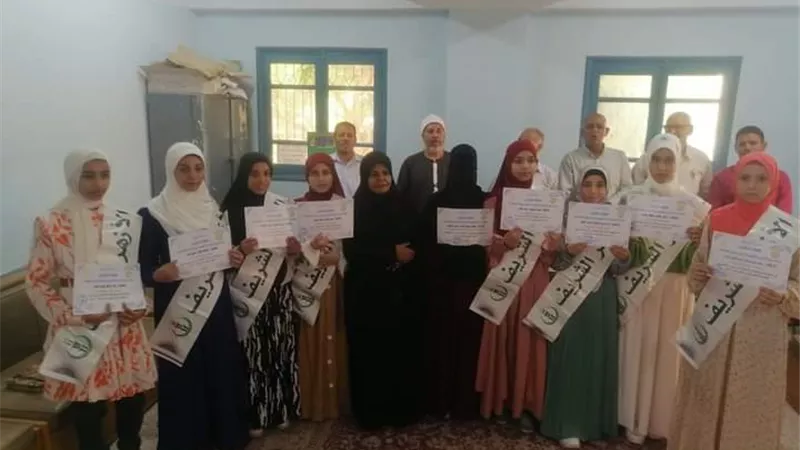 إدارة المراغة الأزهرية بسوهاج تكرم أوائل الشهادتين الإعدادية والثانوية
