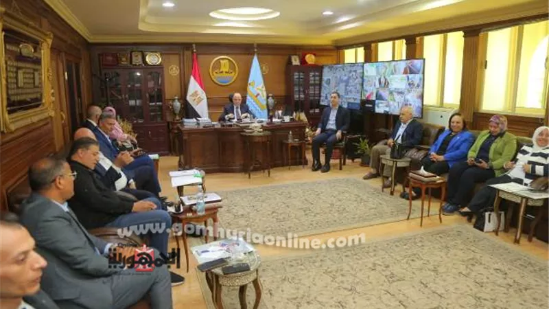 محافظ كفرالشيخ يناقش ملفات ومشاكل الدوائر مع أعضاء النواب والشيوخ