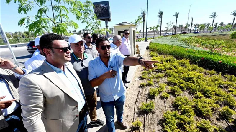 وزير الإسكان يتفقد أعمال تشطيب وحدات الأبراج الشاطئية بـ