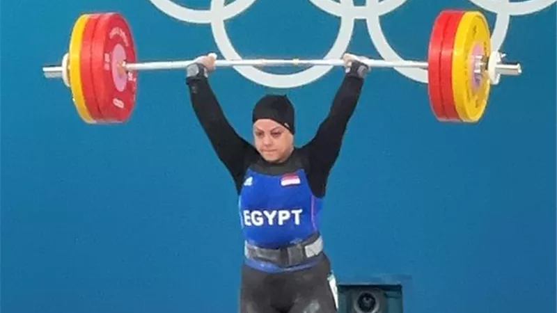 الأسطورة المصرية سارة سمير تحصد فضية الأثقال بأولمبياد باريس