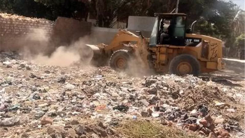محافظ أسيوط: رفع 170 طن قمامة ومخلفات بمركزى ديروط والغنايم