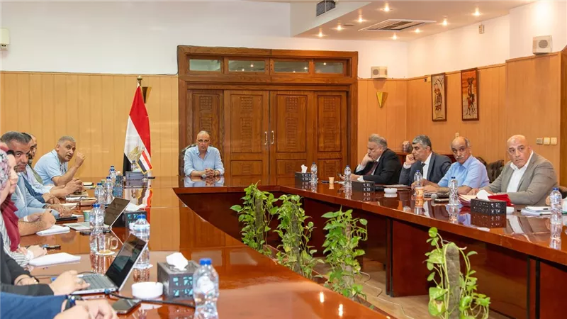 وزير الري يتابع المشروعات الجاري تنفيذها لخدمة المنظومة المائية